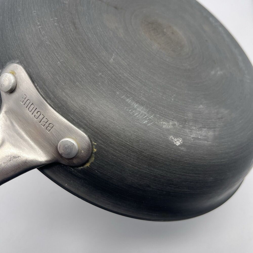 Belgique 9.5 inch Skillet Hard Anodized - Picture 15 of 16
